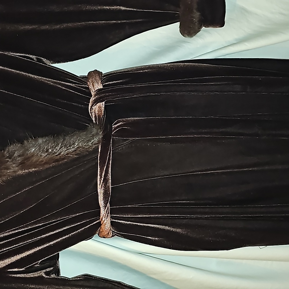 Delicates Wrap Around Bath Robe - Picture 3 of 12